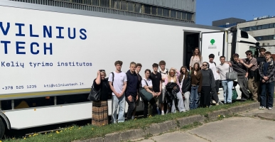 Vilniaus gimnazistams atverta pažangi VILNIUS TECH kelių tyrimo instituto automobilių kelių mokslo laboratorija